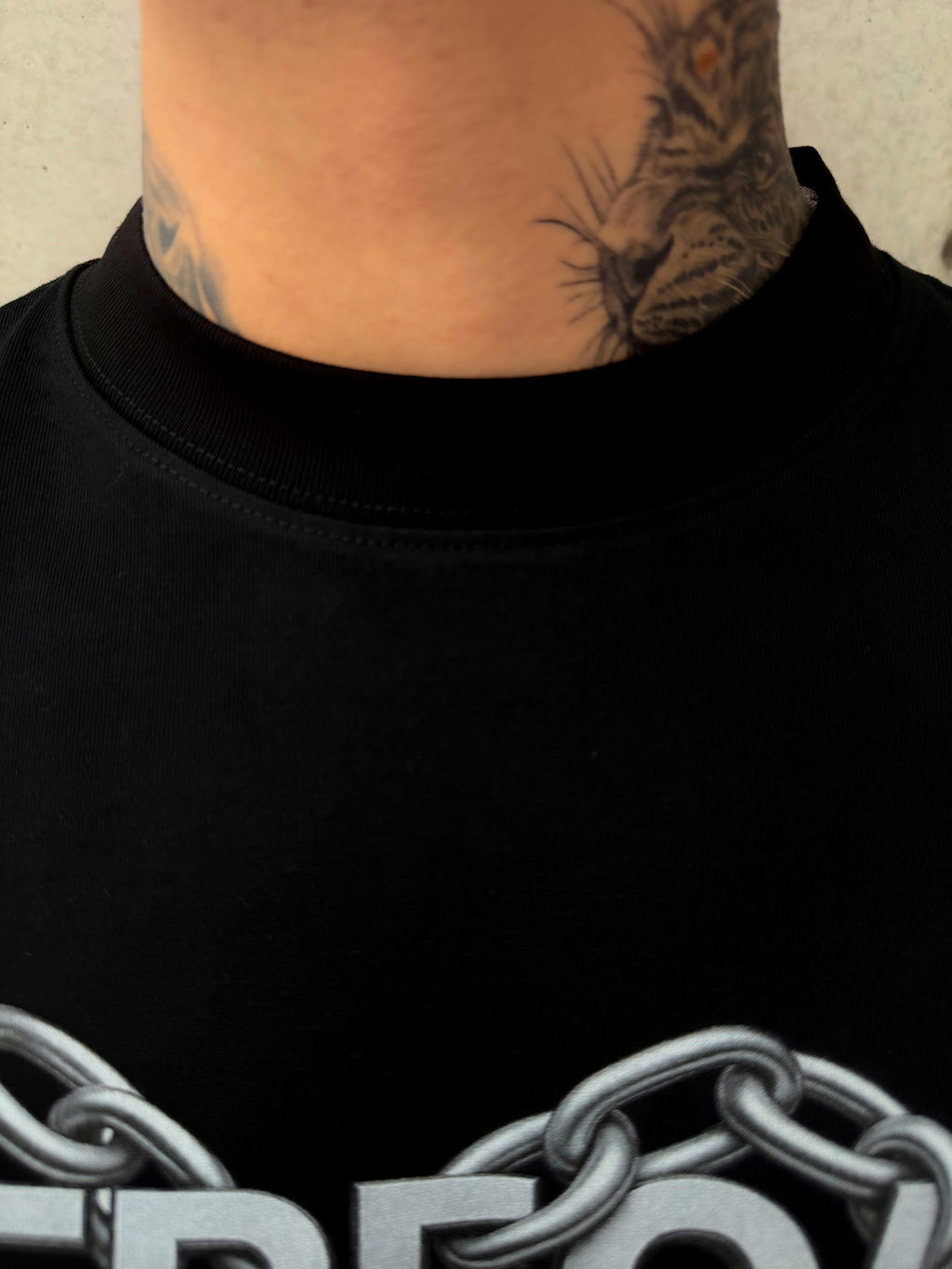 Playera Chains X Negra 305g